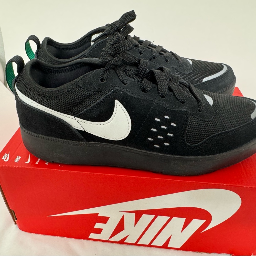 Nike Black Sneakers with White Swoosh Low-Top 5Y/ 6.5 
Women’s